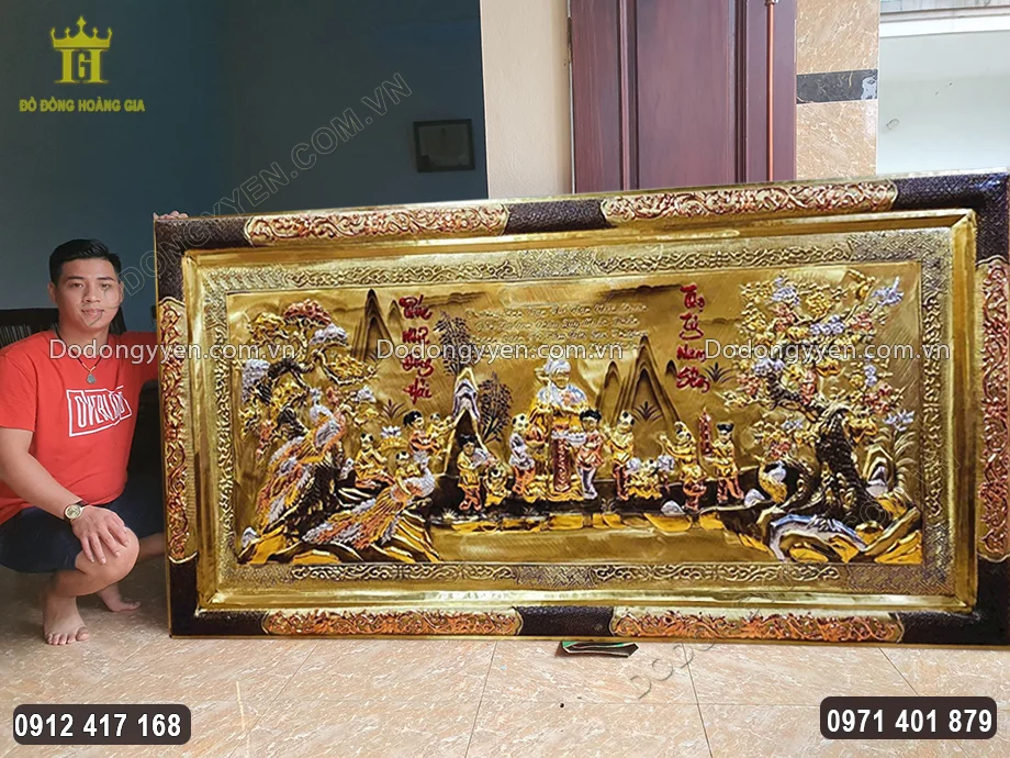 Tranh thích hợp treo phòng khách rộng rãi